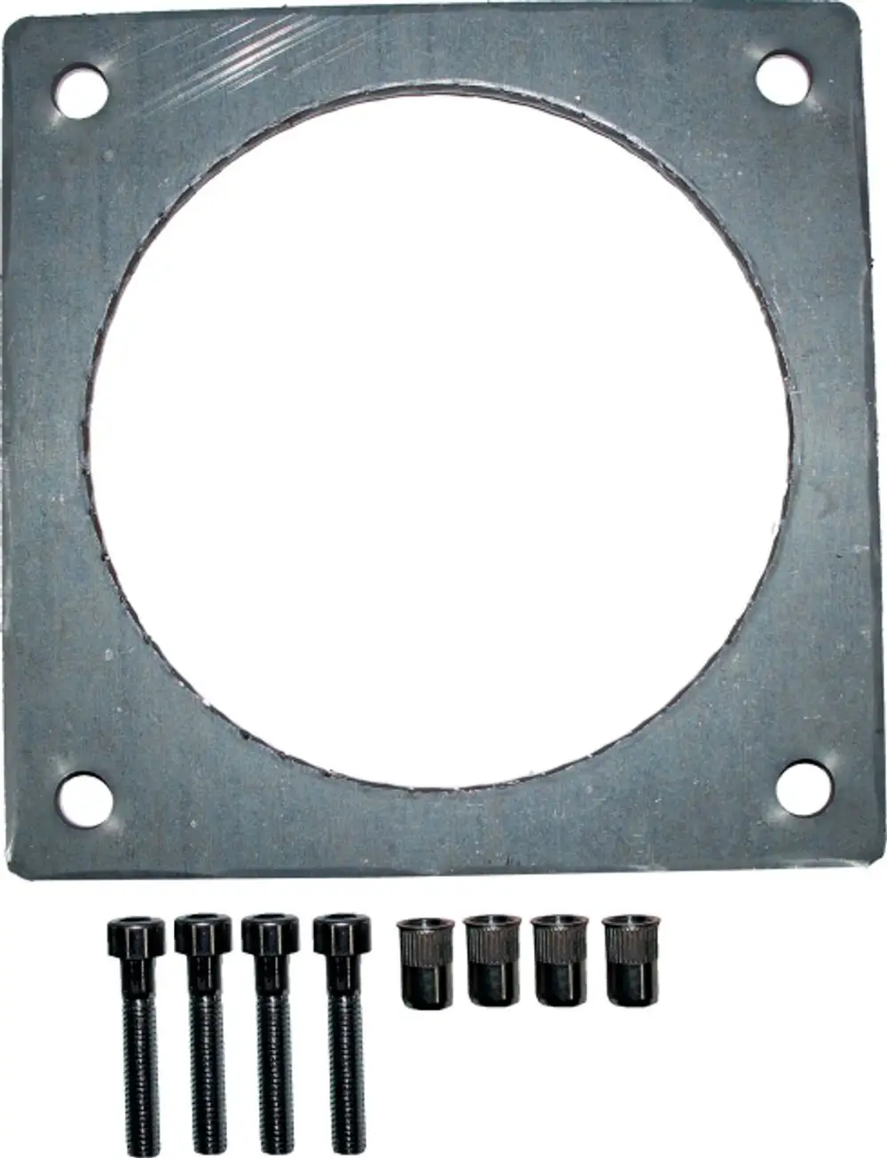 Flanschschraubenset von Wolf für Ansaugrohr mit einem metallenen Flansch und mehreren Schrauben in schwarzer Farbe, geeignet für Befestigungen im Automobilbereich.